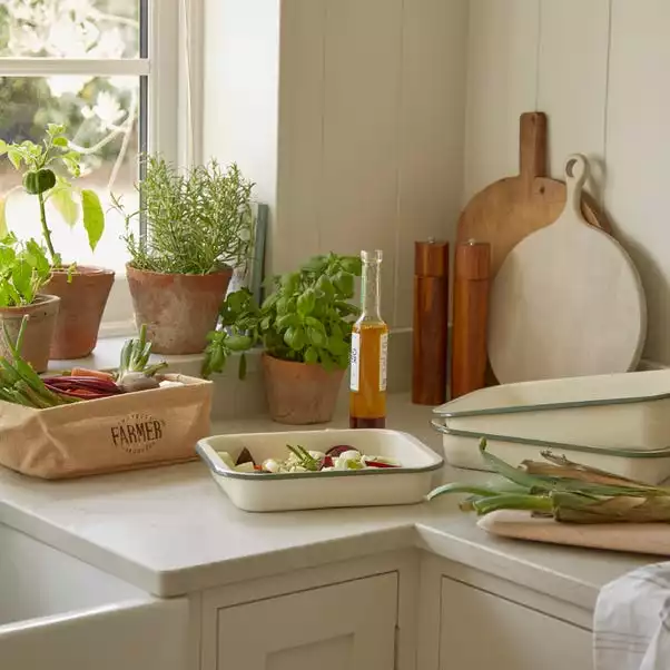 Dunelm Set Of 2 Large Acacia Salt & Pepper Mills 5 Dunelm Set Of 2 Large Acacia Salt & Pepper Mills - Image 3