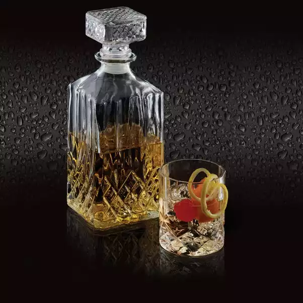 BarCraft Barcraft Cut Glass Effect Decanter Set 900ml 5 BarCraft Barcraft Cut Glass Effect Decanter Set 900ml - Image 3
